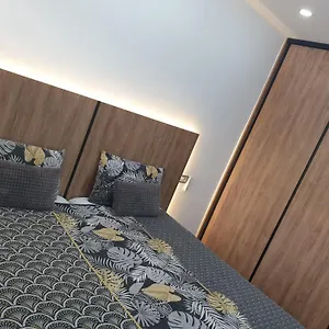  Apartment Mareverde F